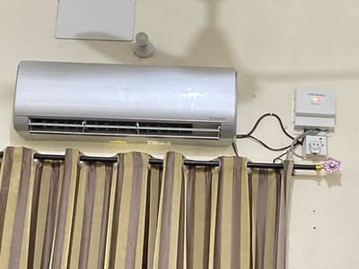Haier Inverter AC with UPS device