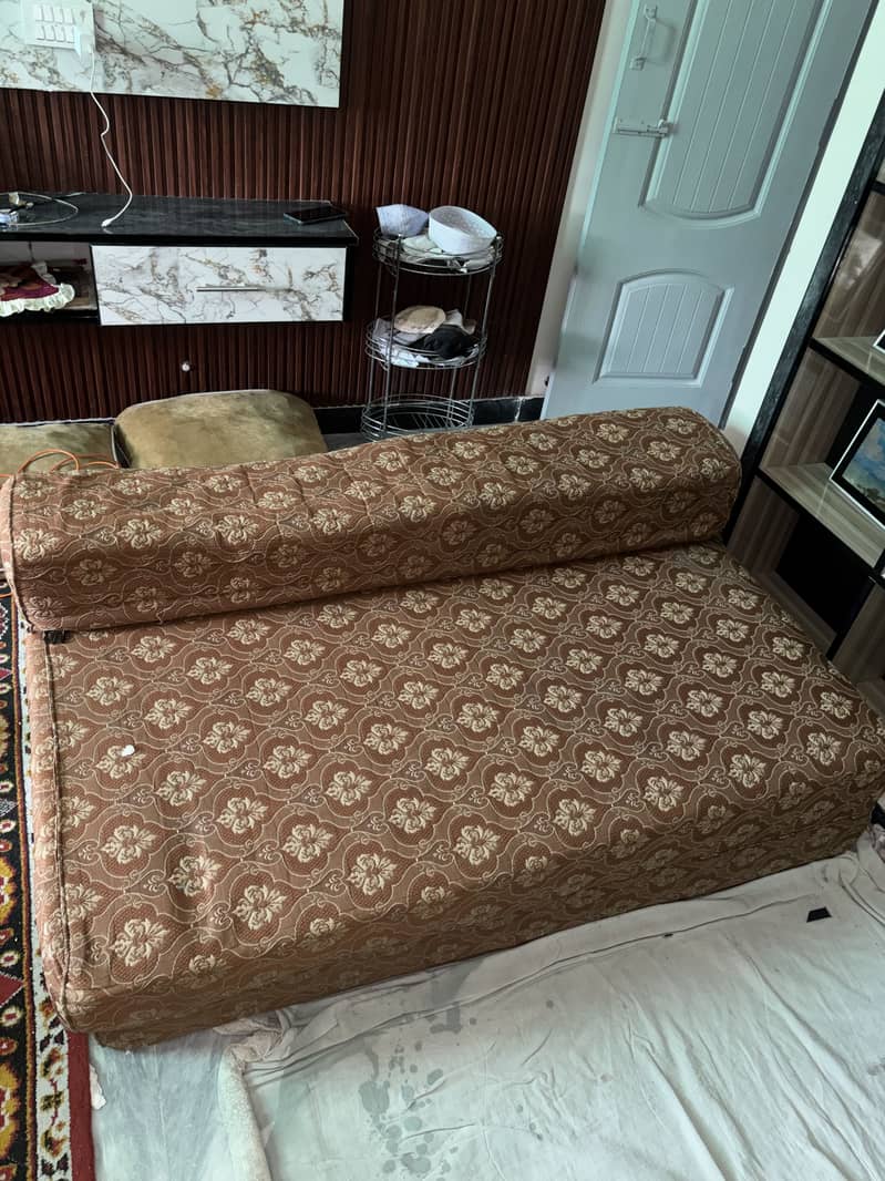Sofa come bed 1