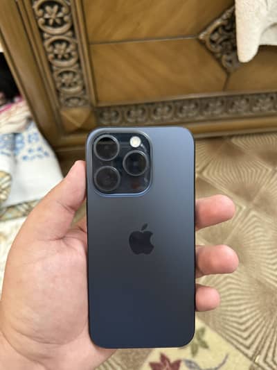 iPhone 15 pro 256gb e sim LLa condition like new