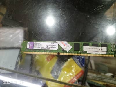 4 GB RAM
