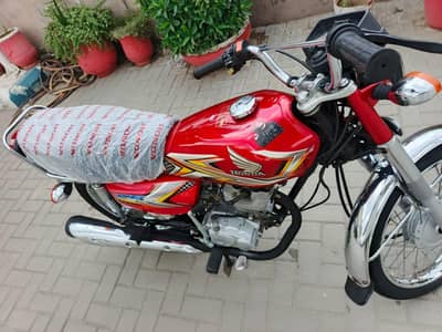 125 Honda | Model 2025 | 5000 KM Driven | Red Honda Bike Urgent Sale