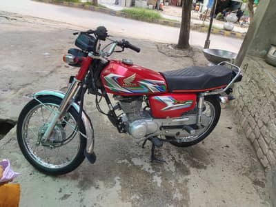 honda 125 23 model good condition isb num