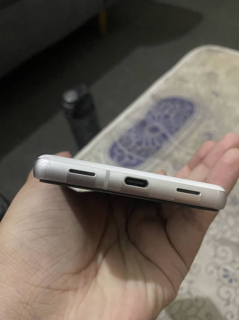 Google Pixel 7a 2
