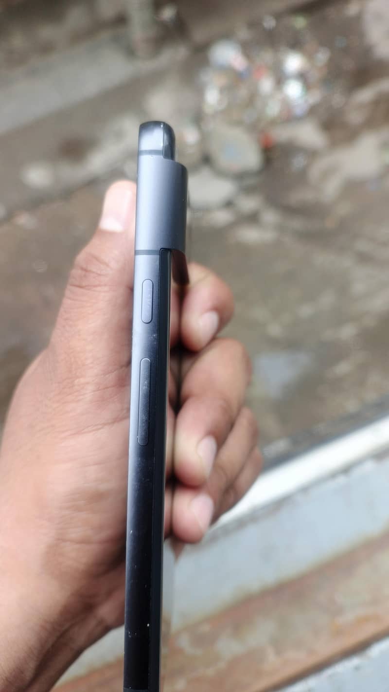 Google Pixel 8 4
