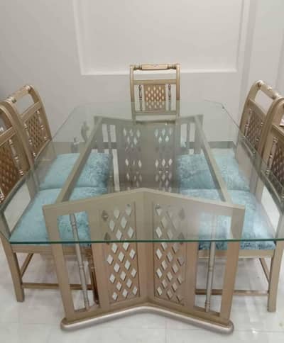 6 Seater Dinning table