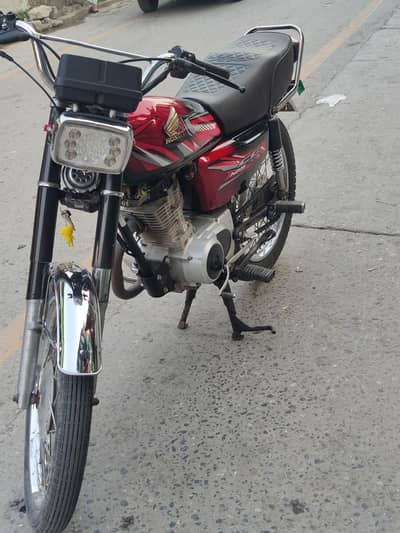 United 125