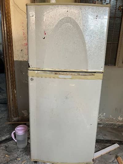 Full size Dawlance refrigerator for sale