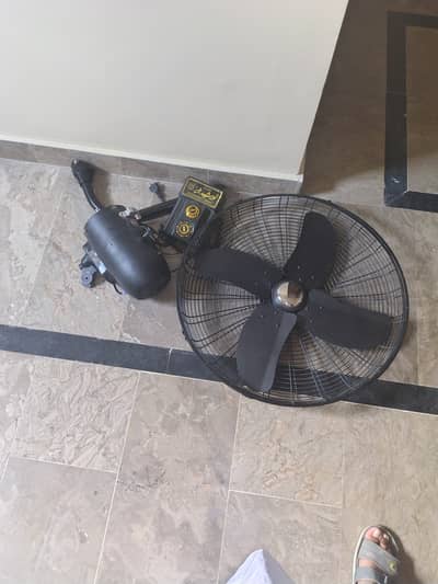 Wall fan 24 inch