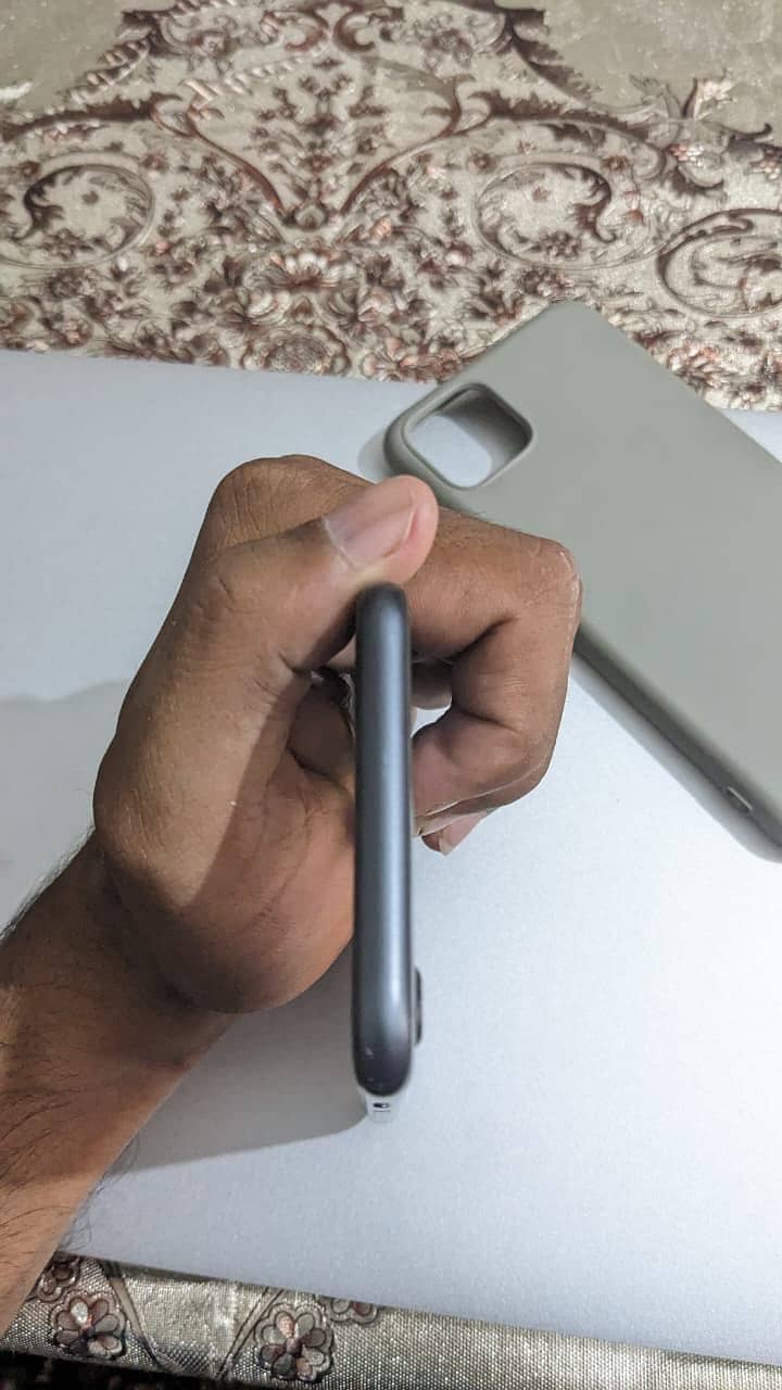Apple iPhone 8 3