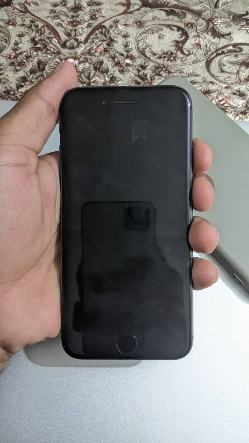 Apple iPhone 8 5