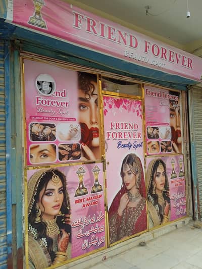 Beauty parlur for sale with complete accessories