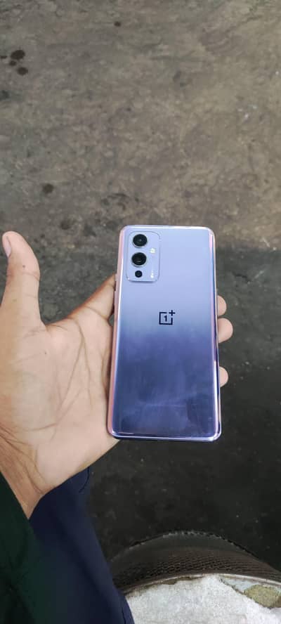 one plus 9 8+4GBRAM 128 GB ROM
