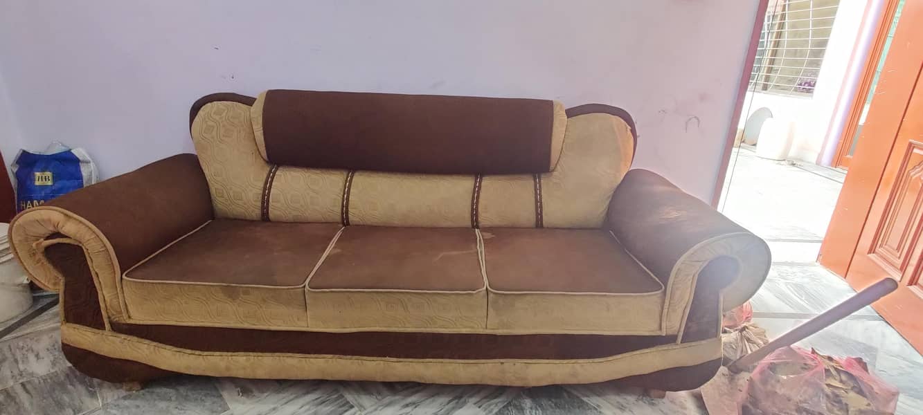 10/8 condition 5setar and 7setar sofas 3