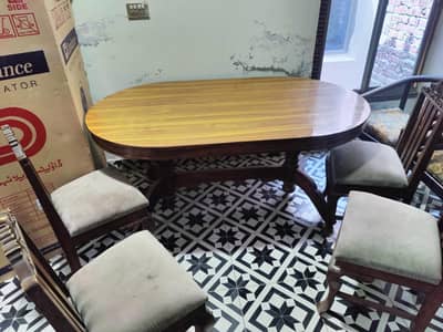 Dinning table with 4 chairs