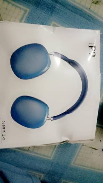P9 wireless headphones 