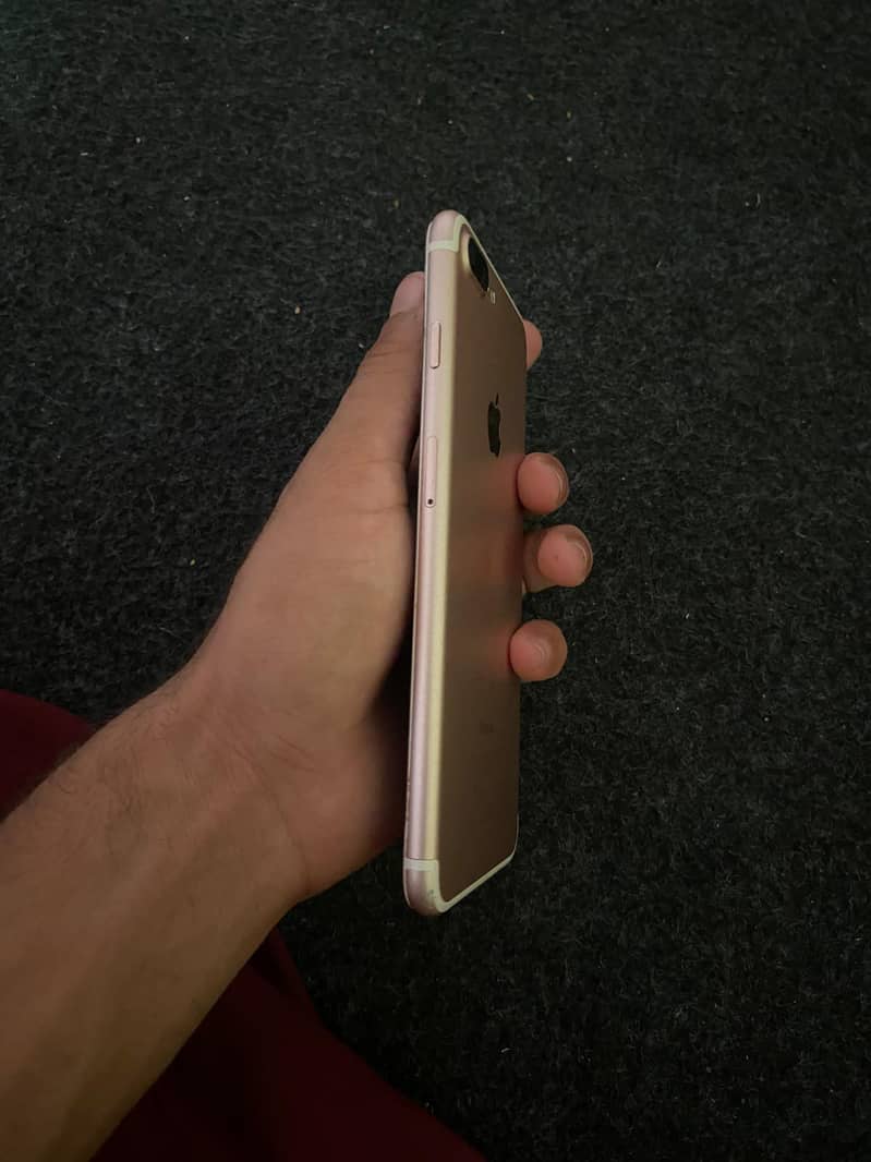 Apple iPhone 7 Plus 4