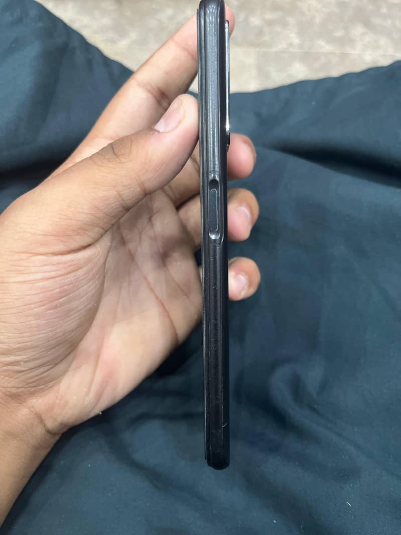 OPPO A76 1