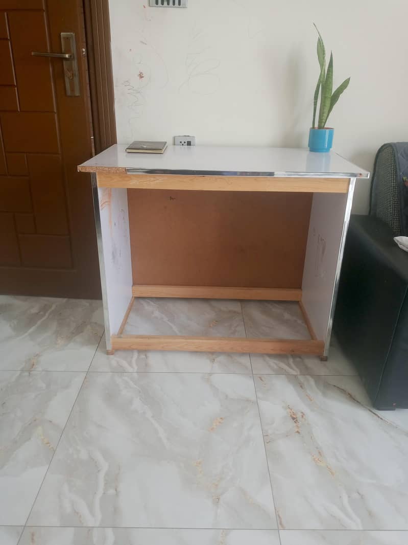 study table 0