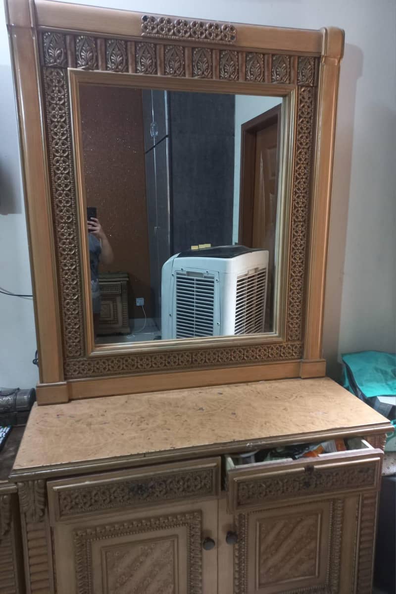 Dressing with two side table 0