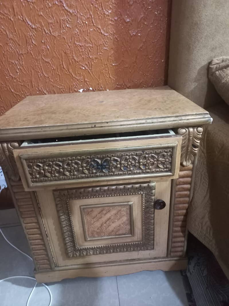 Dressing with two side table 1