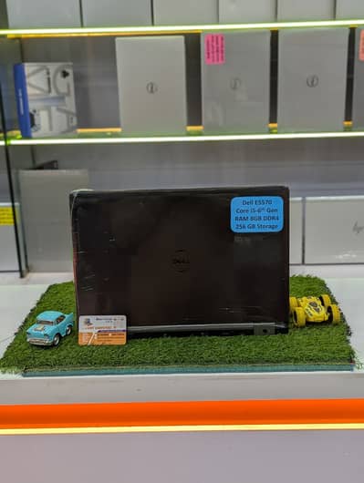 Dell Latitude E5570 (with a 6th Gen Intel Core i5, 8 GB RAM, and 256 G