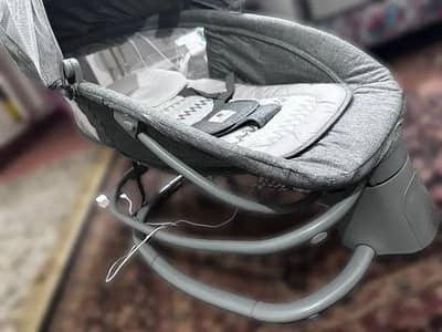 Mastela 4-in-1 Deluxe Multifunctional Swing 10/10 condition. . .