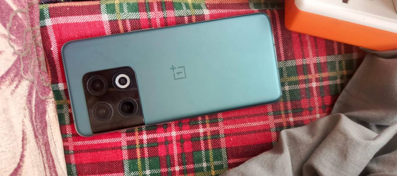 One Plus 10 Pro 0