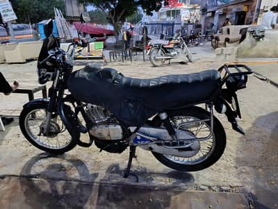 Suzuki GS 150 2014