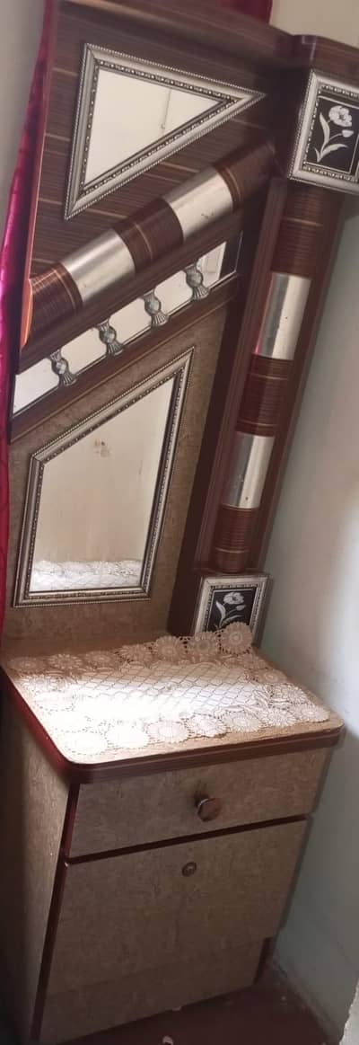 deco furniture for sale 1 year used ok condition urjent sale
