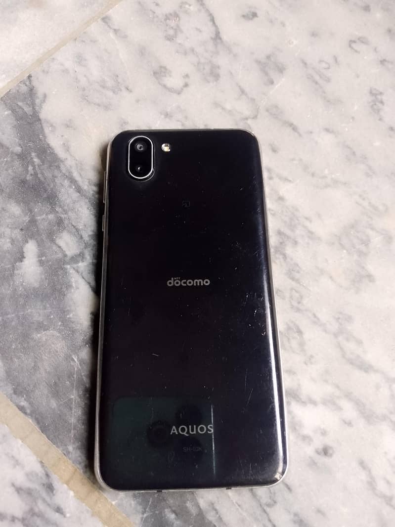 Sharp Aquos R2 2