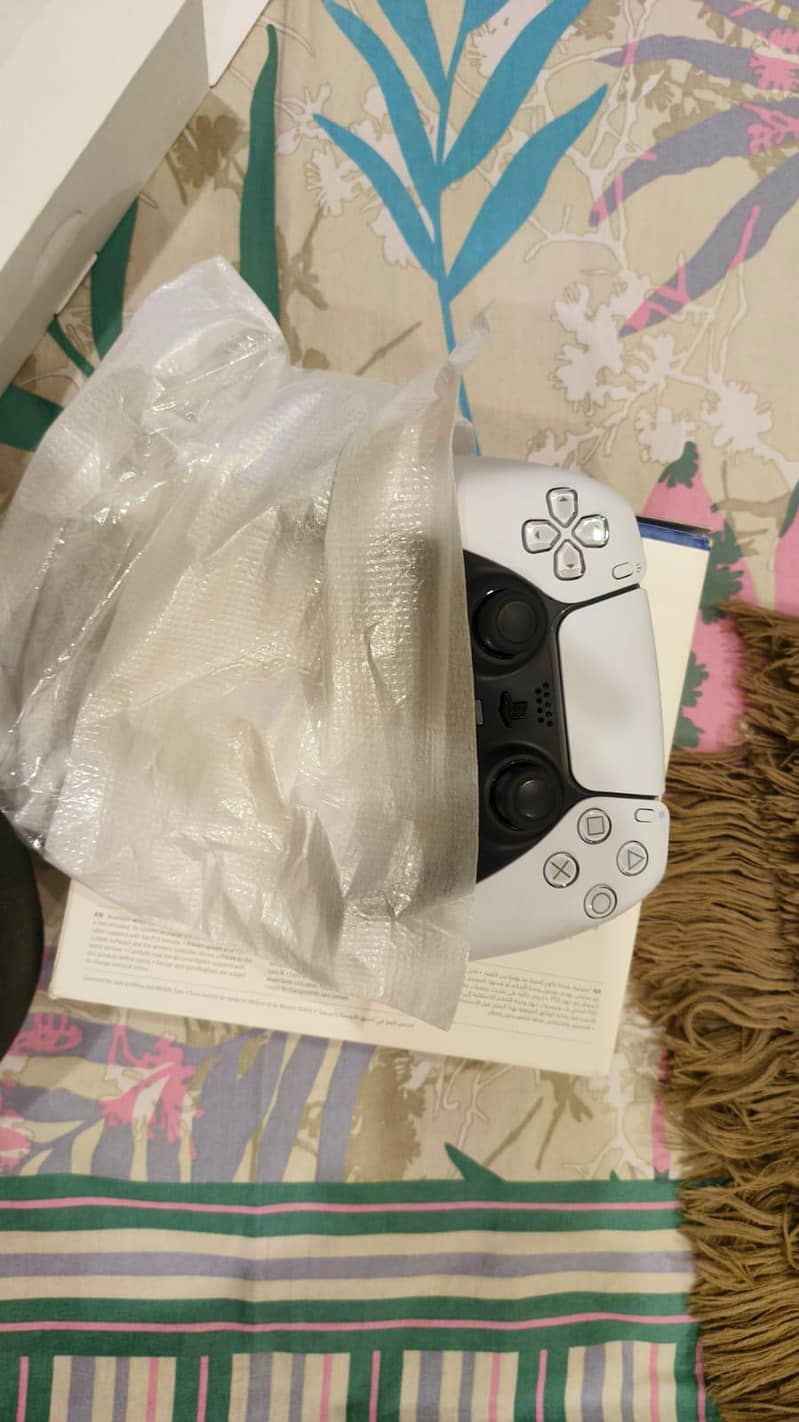 PS5 controller 2