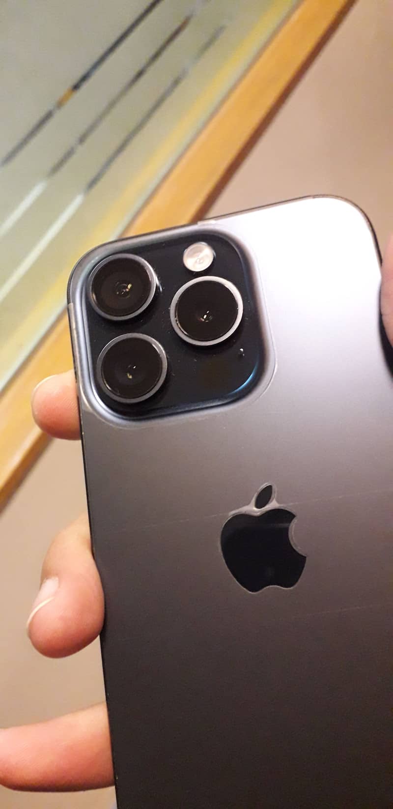 Apple iPhone 15 Pro 2