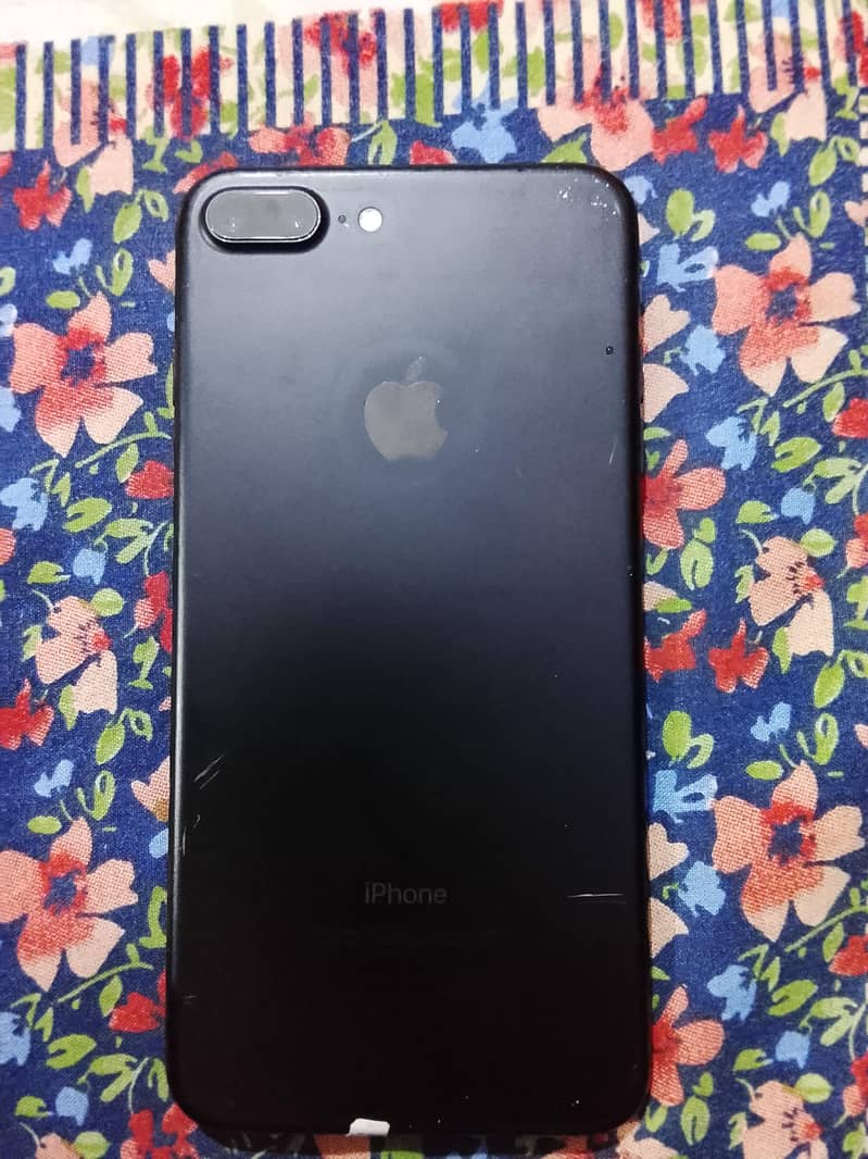 Apple iPhone 7 Plus 1