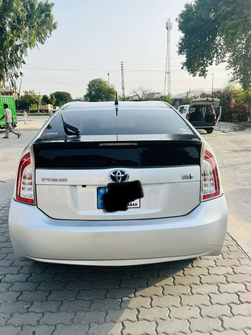 Toyata Prius Hybrid | Excellent Condition | Neat & Clean | Ready to Dr 3