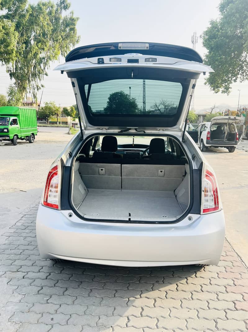 Toyata Prius Hybrid | Excellent Condition | Neat & Clean | Ready to Dr 5