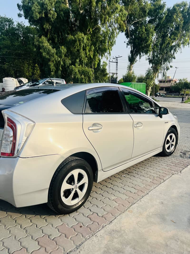 Toyata Prius Hybrid | Excellent Condition | Neat & Clean | Ready to Dr 10