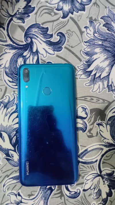 Huawei Y7