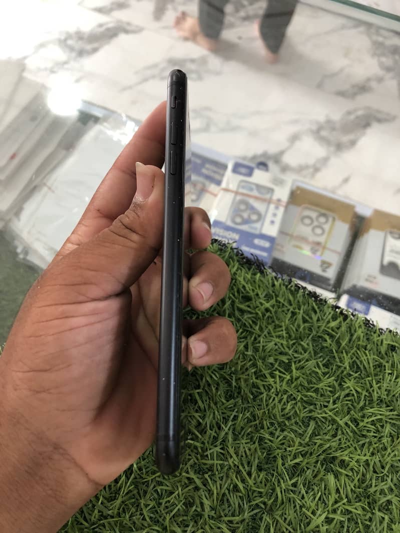 Apple iPhone 7 Plus 0