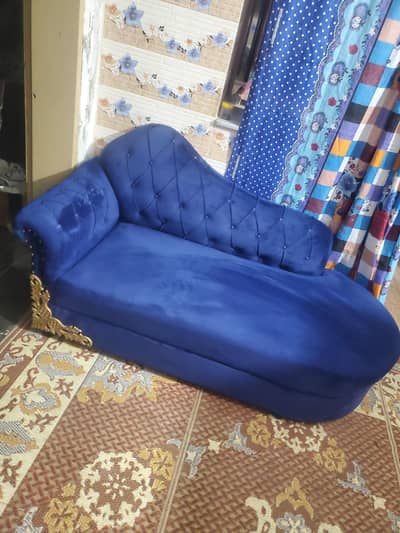 dewan for urgent sale leather Velvet stuff