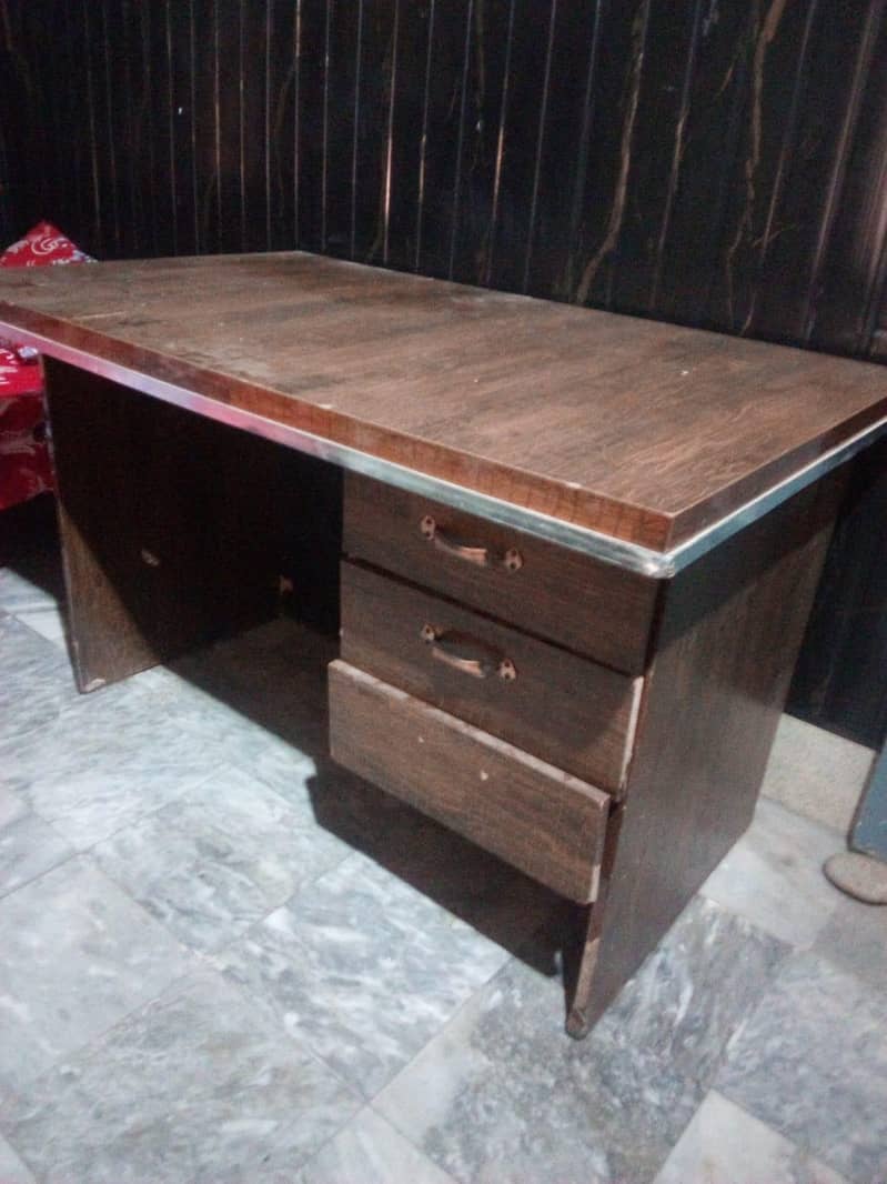 computer table 1