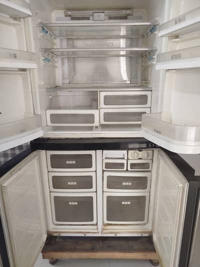 4 door fridge