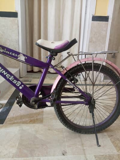 Girls cycle
