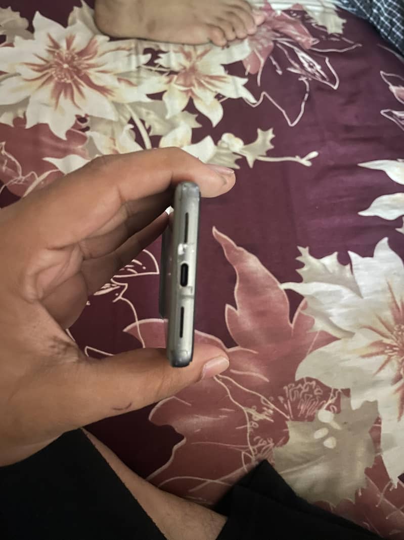 Google Pixel 8 2
