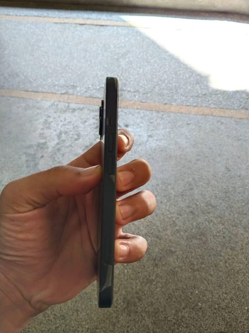 Apple iPhone 13 jv 1