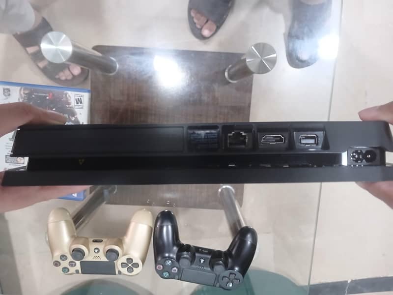 ps4 slim 1