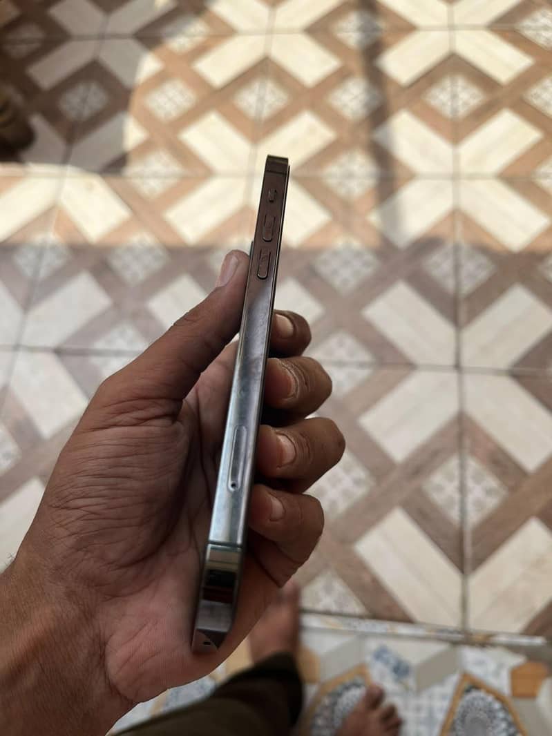 Apple iPhone 12 Pro 1