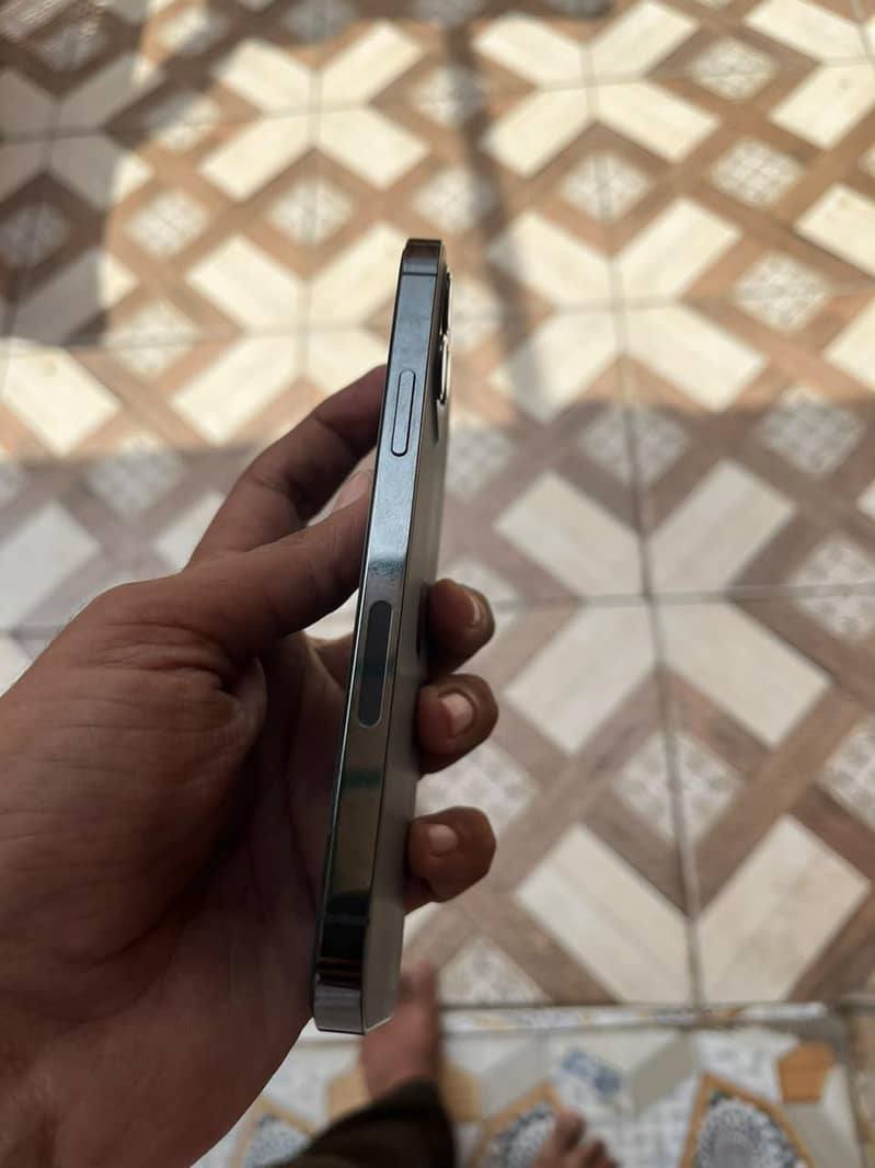 Apple iPhone 12 Pro 2