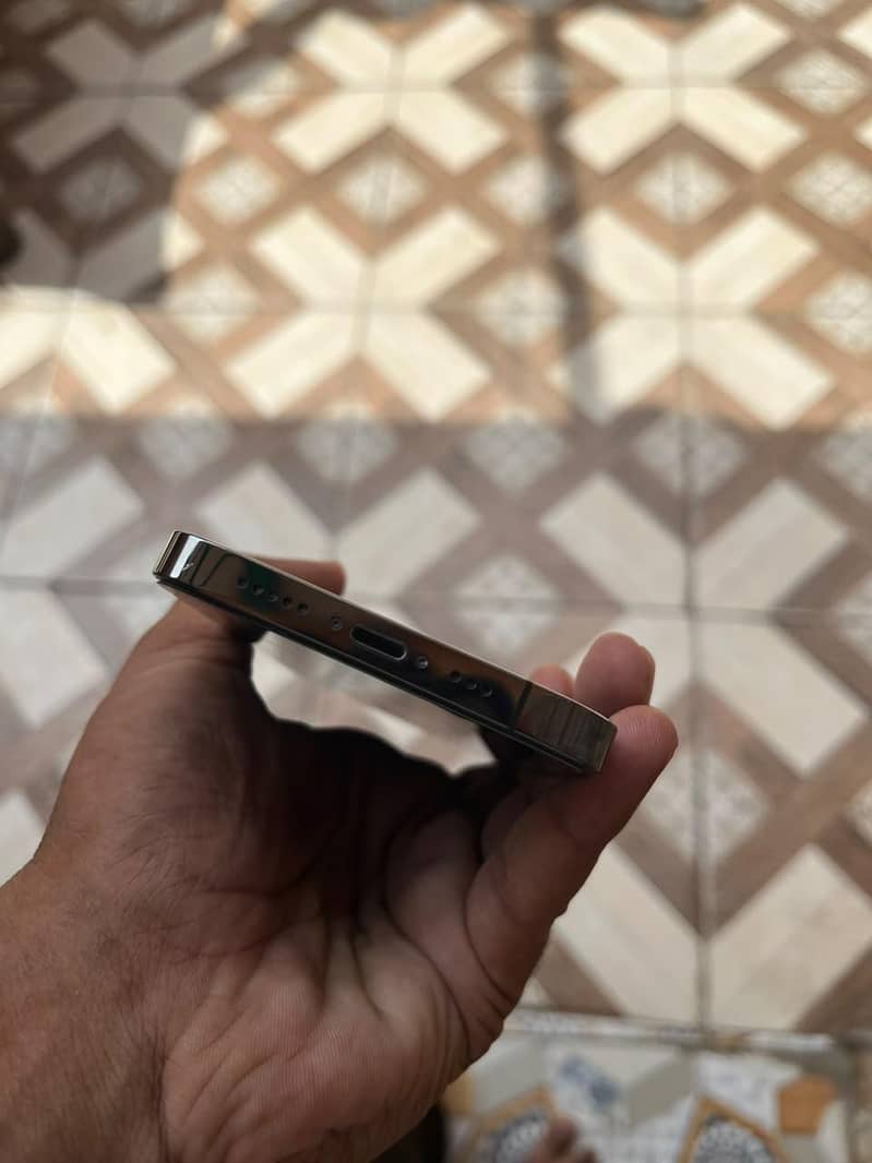 Apple iPhone 12 Pro 4