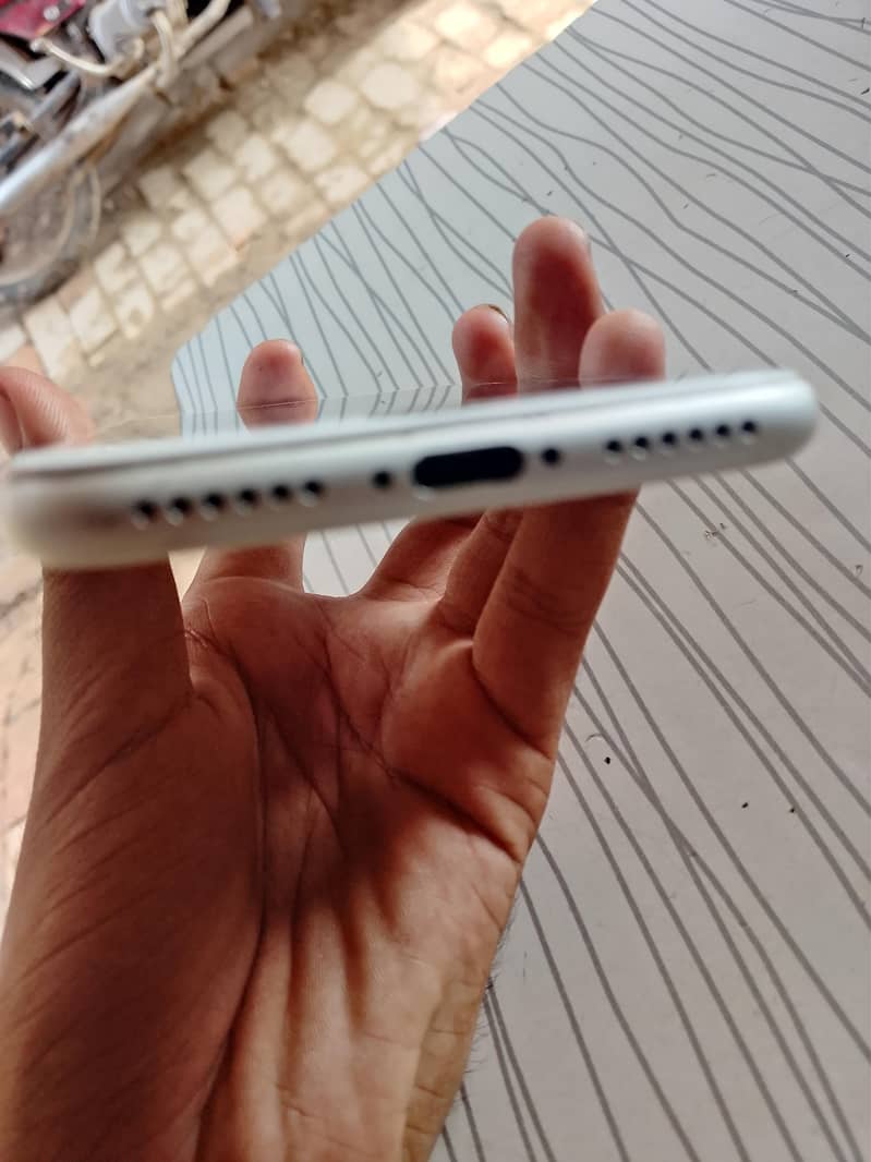 Apple iPhone SE 6