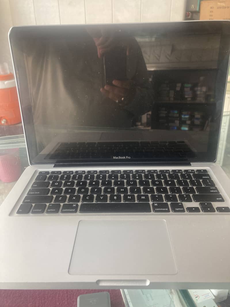 Mac book pro 2010 model 1